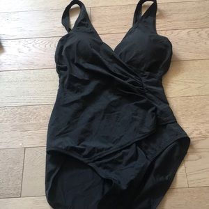 Jantzen classics Black one piece bikini